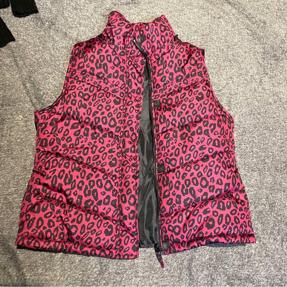 Women's vest cheetah print. Like new. Size XL